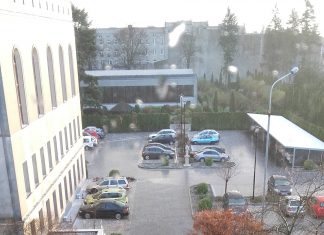 Jesienny grad za oknem