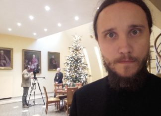 Życzenia w domu biskupim i rozmowa