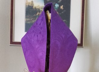 Zasłonięty krzyż – tradycja V Niedzieli Pasyjnej