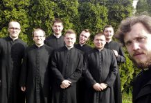 Za chwilę już księża