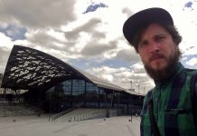 Pewna budowla miasta XXI wieku