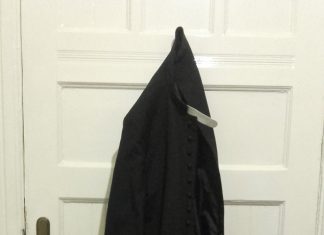 Pustka niedzieli – sutanna na haku i nowe życie