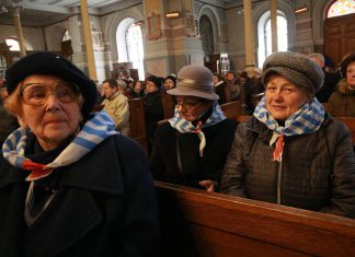 Modlitwa za ofiary obozu dla dzieci