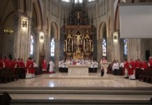 Niedziela Palmowa w parafii i …. z biskupem