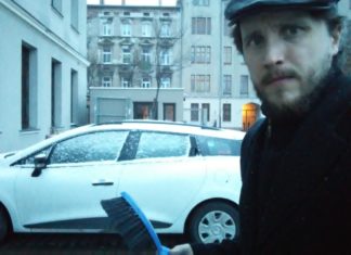 Śnieżny poranek poniedziałku wielkanocnego