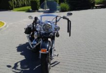 Motocykl z nową przednią szybą