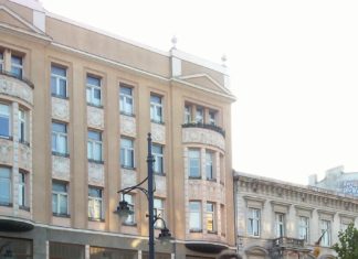 Idąc deptakiem przez centrum miasta…