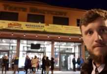 „Pozytywni” na deskach teatralnych