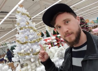 Zgasły znicze zapaliły się lampki