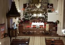 Na starej kościelnej ambonie w Nowy Rok