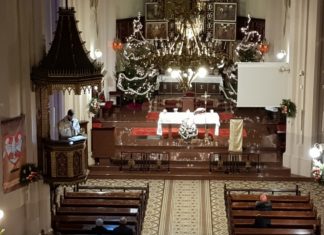 Na starej kościelnej ambonie w Nowy Rok