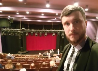 Wieczór w teatrze muzycznym