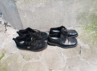 Buty wychodzą z kamienicy marzeń