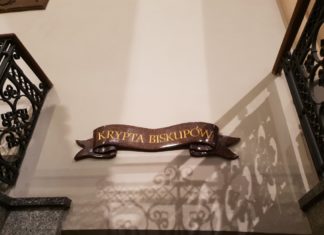 Modlitwa w krypcie…