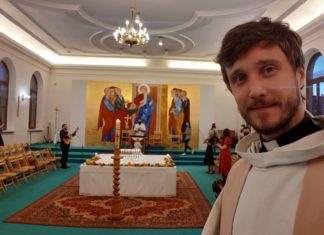 Majowa sobota wieczór z neonami