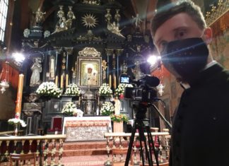 Tegoroczni abiturienci u Matki Bożej