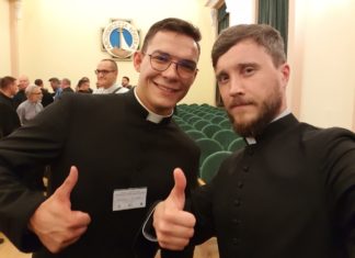 Księże, ja księdza znam z internetu