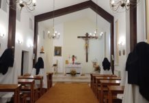 Poranna Eucharystia w Karmelu