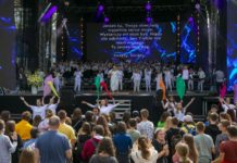 Spóźnione spotkanie z młodymi na stadionie