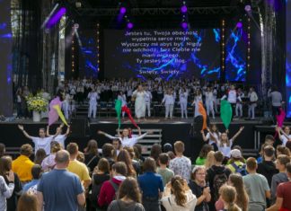 Spóźnione spotkanie z młodymi na stadionie