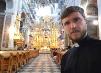 Zdjęcia w zabytkowym kościele pijarów