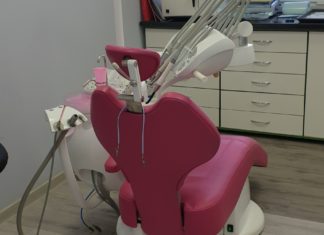 Uważaj na dentystę! – rzecz o dentyście, implancie i duszach czyśćcowych