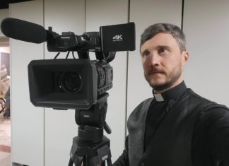 Szkoła Biblijna – sobota za kamerą