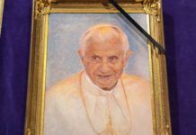 Święty Papież Sylwester zabrał Ojca Świętego seniora Benedykta XVI