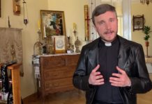 Domowe miejsce do modlitwy księdza – #VlogKapłański #9