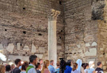 Poranna Msza święta – posługa i praca