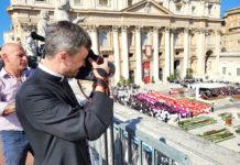 Ksiądz to tylko zdjęcia robi… – ale to nie tak!