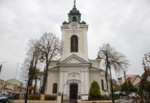 Czcigodna XVI kolegiata i modlitwa za zmarłych