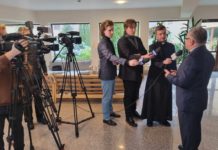 Konferencja naukowa i konferencja dziennikarska