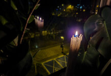 Światło Wolności na parapecie okiennym