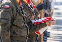 Uroczystość NMP Królowej Polski i wojskowy afront