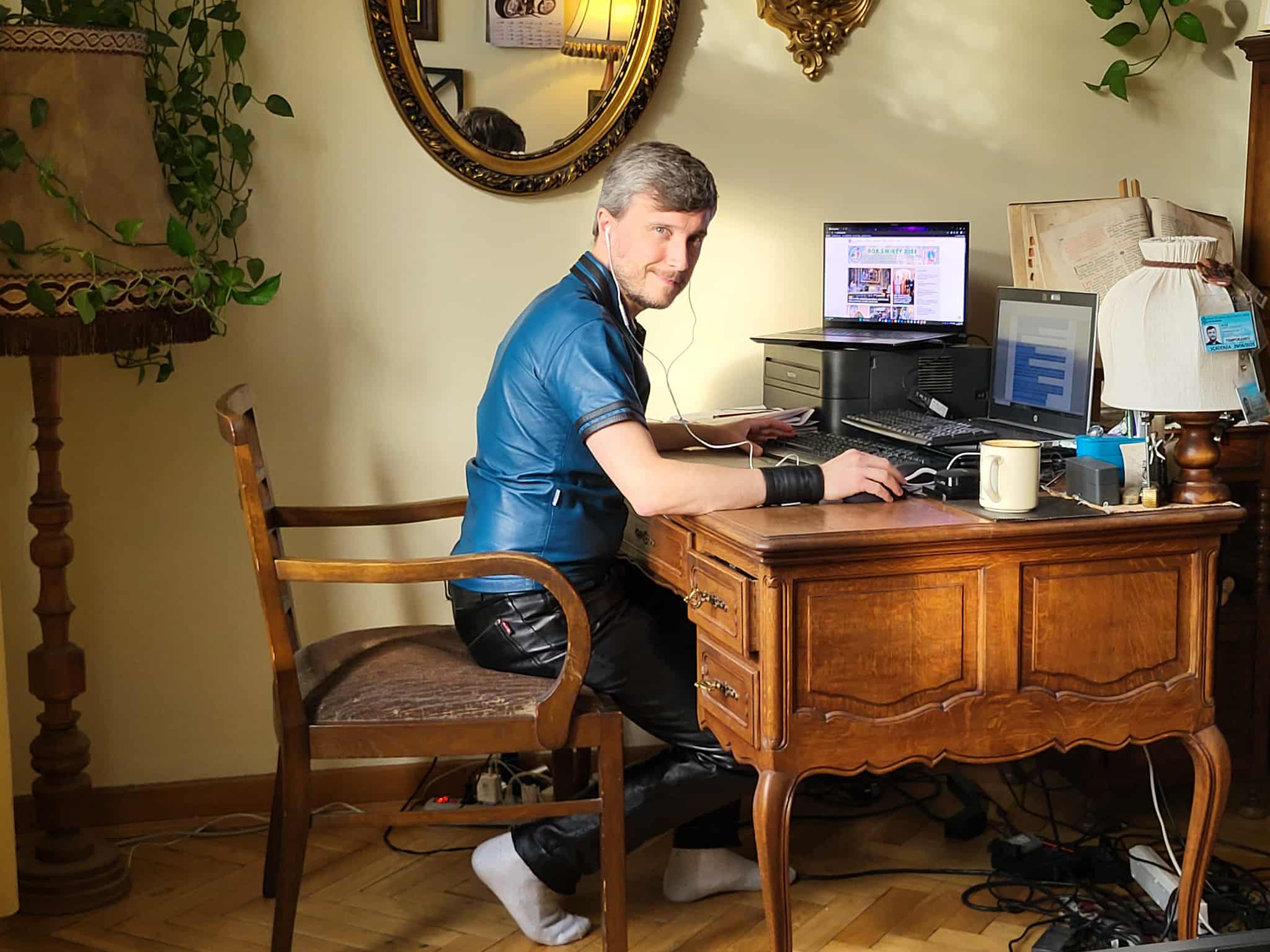 dc331d59-027a-4e76-a956-4b3cb6a16ffb