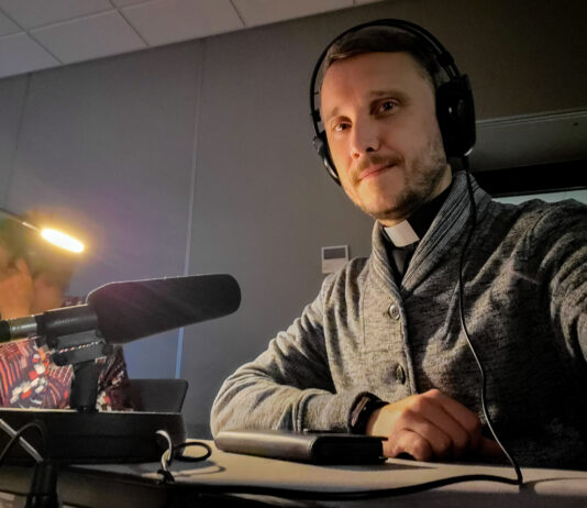 Miłość większa niż strach – nocna audycja o hospicjum w Radio Łódź, Radio nocą