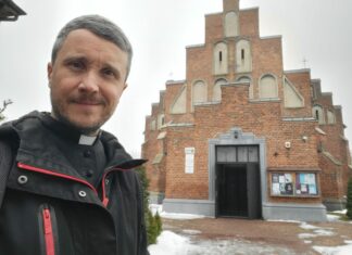 Pogrzeb w XVI-wiecznym kościele