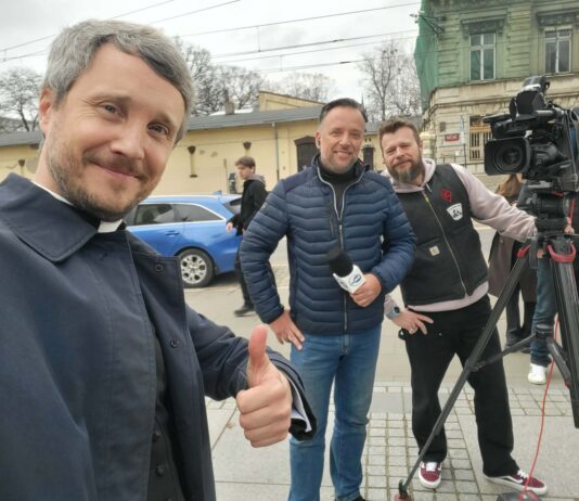 Dziennikarskie rozmowy o nowym Pasterzu…