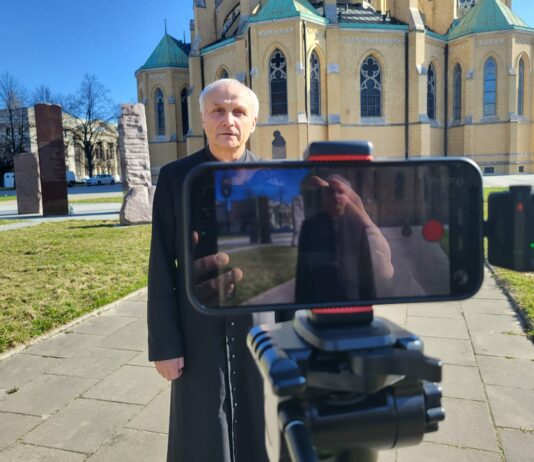 Medialne przygotowanie do Ingresu…