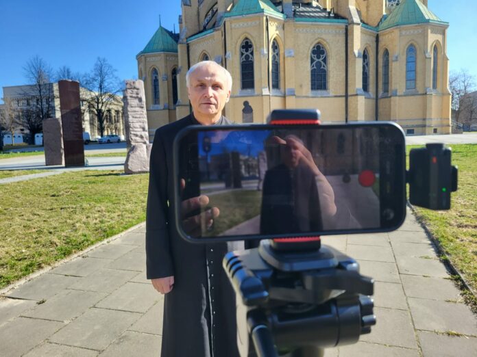 8be4aa4f-f52a-4734-a6c8-edb5ad48bf34