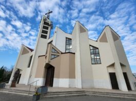 Poranne tygodniowe zastępstwo w parafii pochodzenia