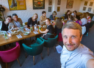 Hospicyjne spotkanie na przedwakacyjnej kolacji