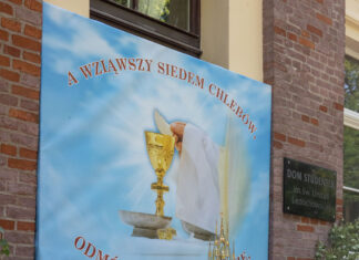 Ołtarz Bożego Ciała z moim zdjęciem