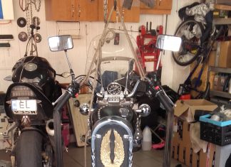 Wymiana opony, rozmowa i mycie rumaka