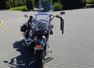 Motocykl z nową przednią szybą