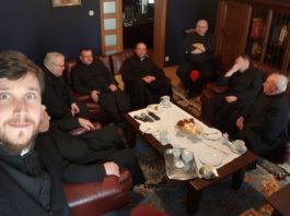 Czy może być normalnie w relacji proboszcz – wikary?