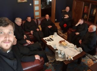 Czy może być normalnie w relacji proboszcz – wikary?