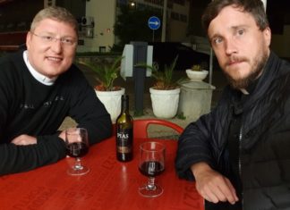 Wino i kawa w sutannie