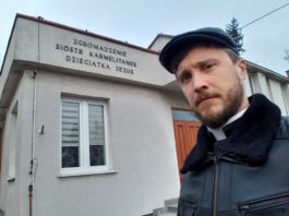 Msza św. w klasztorze karmelitańskim